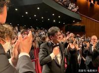 细田守动画新作《龙与雀斑公主》，元宇宙内外的亲情与和解