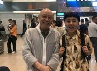 53岁“金龟子”刘纯燕近照，身穿童装锅盖头，脸部细纹暴露年龄