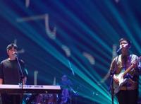 《雄狮少年》广州首映，“九连真人”连唱三首还要带娃三刷