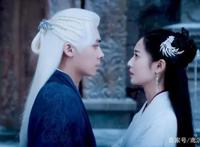 《镜·双城》开播，剧情拖沓引争议，李易峰撑起流量半边天？