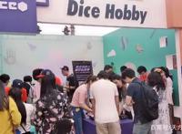 知乎在今年盐Club里开了个市集专门贩卖不可思议