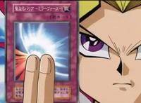 《游戏王》那些在关键时刻救你一命的卡片是......