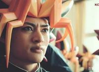 他是杀马特发型的鼻祖，用卡片拯救世界的人你还记得吗？