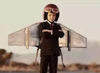 我们要教孩子走上顶峰，也要教他不要迷失自我，跌下深渊只是瞬间