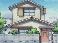 日本动漫里大多的家庭都住别墅，现实中日本有这么多土地资源吗？