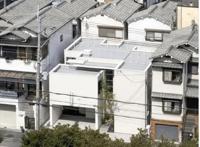 日本动漫里大多的家庭都住别墅，现实中日本有这么多土地资源吗？