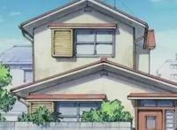 日本的动漫里每家都住别墅，日本人真的那么富裕吗？