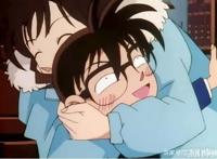 阿笠博士为何收留灰原，但是却把柯南推给了小兰，喜欢女孩？