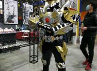 广州元旦漫展：三大“特摄”联袂出席？为女装大佬献上我的膝盖！