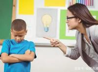 终于盼到了2022年的第一部动画片《魔法满屋》，结果却是令人……