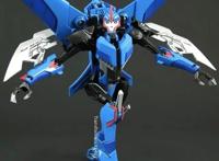 变形金刚《领袖之证》：变身战斗机的博派女汽车人-阿尔茜