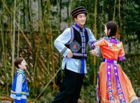 霍思燕晒民族风的全家福，让人大饱眼福！