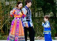 霍思燕晒民族风的全家福，让人大饱眼福！