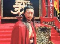 堕落为小人的大侠：中平无敌花铁干