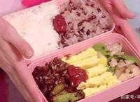 关晓彤自制动漫同款便当，家中豪华厨房曝光