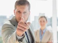 职场到处都是阴谋，防止小人给你布下的圈套，强大自己才是硬道理