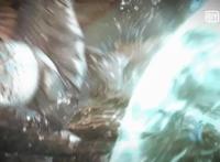 人类对抗“上古神兽”？这部动漫开场又燃又烧脑！