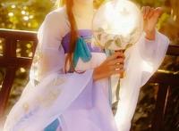 《末世大佬她又美又飒》她空间囤满瓜果鱼肉，重回末世天天吃大肉