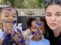 科勒·卡戴珊开南瓜派对，和NBA前男友甜蜜互动，芝加哥给自己涂鸦