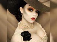 美女cos《生化危机8》吸血鬼贵妇这身姿爱了爱了