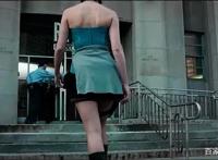 《生化危机2：启示录》是这个电影系列最经典的一部，你们说是吗