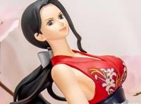 海迷晒罗宾手办，前三个价值10万，看到第五个索隆不好了