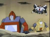 变形金刚第14集：擎天柱和威震天第1次联手，打击叛徒，拯救地球