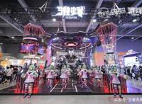 《雏蜂：深渊天使》大BOSS空降炸翻萤火虫49位魔灵萝莉激萌现身