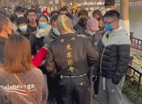 南京景区回应男子穿日漫服饰被要求脱下：展示个性要考虑普遍价值观