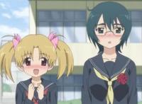 亲吻姐姐：当你们争亚香还是理香的时候，这个小萝莉我偷偷带走了