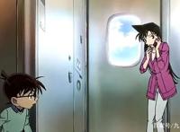 名侦探柯南唐红的恋歌中服部平次对她的告白又吹了，毛利兰不懂他