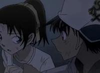 《名侦探柯南：唐红的恋歌》：平次和叶发糖，新兰互赠歌牌显心意