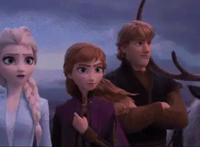 《冰雪奇缘2》亲吻镜头引热议，孩子看的动画片，该有爱情戏吗？