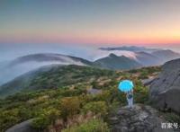 宫崎骏动漫般的，晴天，阴天，下雨天