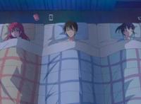 男主和两位女朋友共同生活，动漫剧情变得奇怪起来