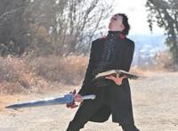 假面骑士圣刃23话预告：飞羽真彻底黑化，原始飞龙登场，令人畏惧