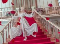 Fate：尼禄睡衣cos，修长玉腿堪比模特，网友：吾王也没这么美吧