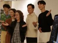 《尹Stay》郑裕美肖像画变爆笑门神！李瑞镇撑尹汝贞说什么都可以