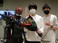 假面骑士圣刃：天灾感人收花，下集要等很久