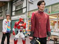 假面骑士圣刃：天灾感人收花，下集要等很久