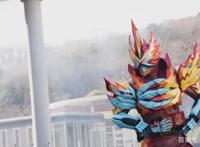 假面骑士：你一共错过了多少部剧场版？圣刃又出了一部新的