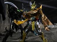 假面骑士圣刃47话，三剑客群殴Boss，伦太郎肉搏上阵，神灯秒贤神