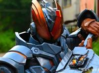 假面骑士圣刃第3集：带儿子旅行的骑士Buster，形象非常帅气