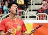 乒乓诗人张继科是给漫画打广告呢？还是借此景致抒甜蜜情怀呢？