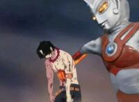 隐忍五年成功复仇的艾斯奥特曼粉丝做对了吗？