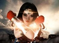 瘦版的神奇女侠被国人演绎成了“站街女”，原版DC女武神有锁骨？