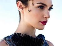 《神奇女侠2》盖尔·加朵强势回归，最新资讯与海报