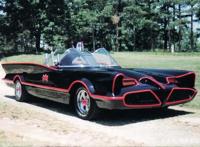 黑暗骑士的坐骑，你更喜欢哪个？真人版蝙蝠侠里的蝙蝠车