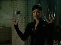 拥有艾德曼合金的不止金刚狼，这位日本超级反派死亡女也拥有