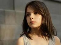 《金刚狼3》小萝莉15岁了！近日喊话愿回归漫威，网友直呼认不出